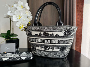 Dior M1328 Hat Basket Bag Black Le Coeur des Papillons Embroider - Default Title - View 9