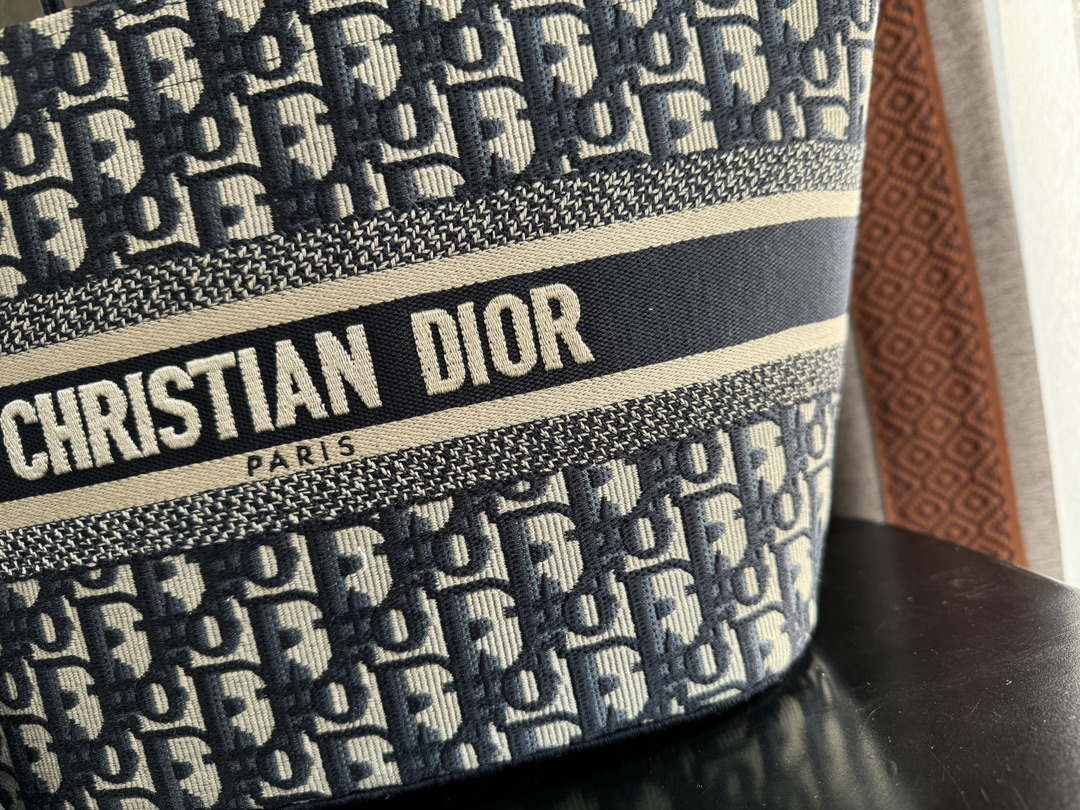 Dior M1328 Hat Basket Bag Navy Blue and Gold-tone Blue Dior Oblique Jacquard - Default Title - View 2