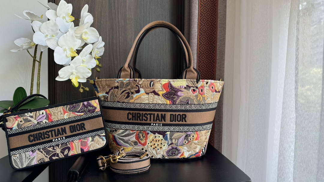 Dior M1328 Hat Basket Bag Multicolor Le Coeur des Papillons Embroider - Default Title - View 1