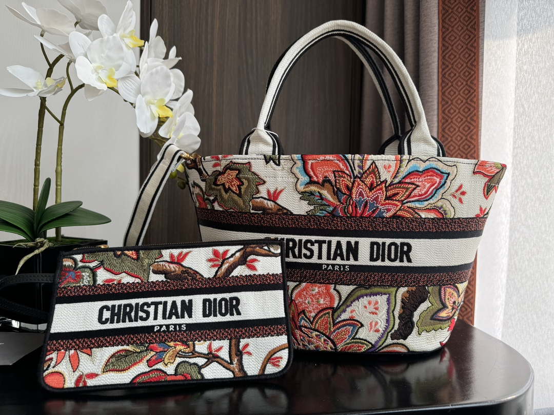 Dior M1328 Hat Basket Bag Red Le Coeur des Papillons Embroider - Default Title - View 1