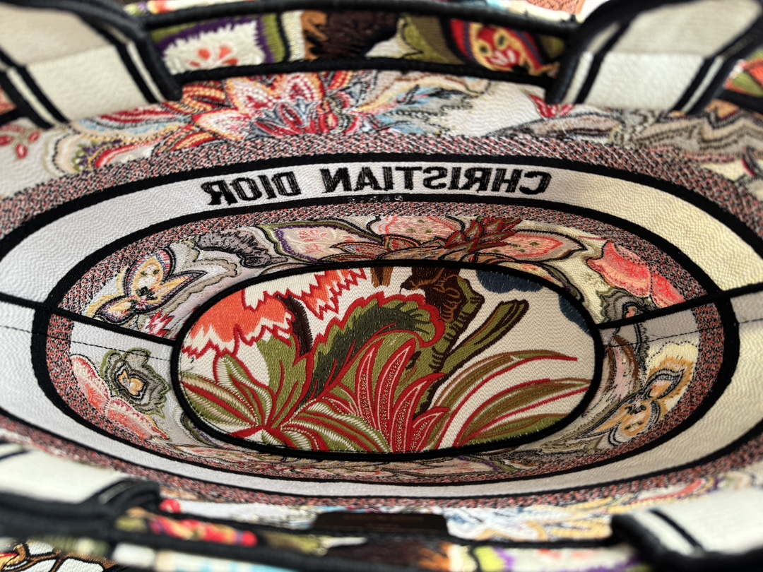 Dior M1328 Hat Basket Bag Red Le Coeur des Papillons Embroider - Default Title - View 8