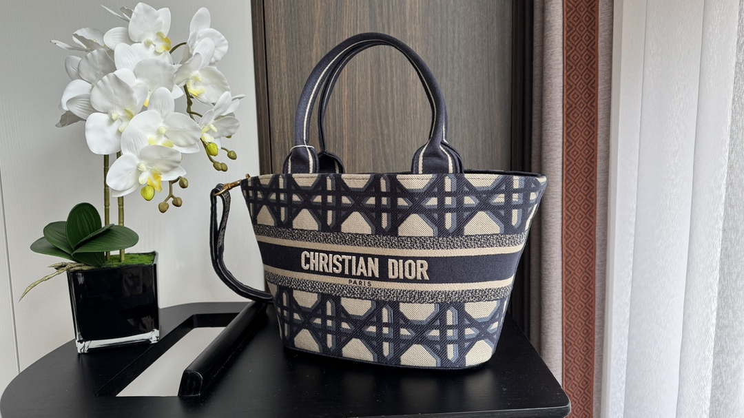 Dior M1328 Hat Basket Bag White and Blue with Gold-Tone Macrocannage Embroidery