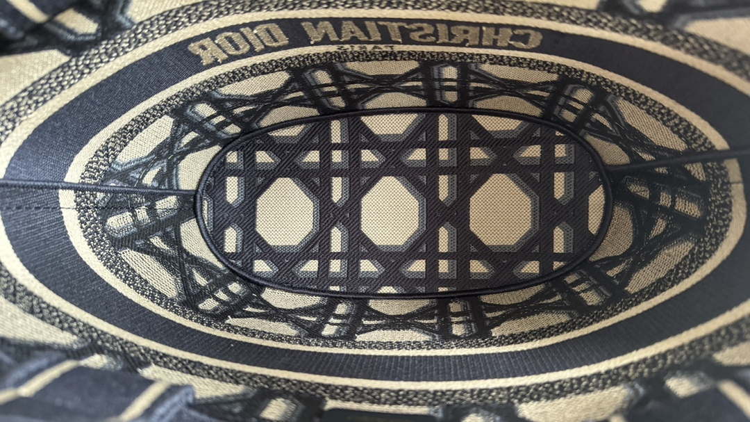 Dior M1328 Hat Basket Bag White and Blue with Gold-Tone Macrocannage Embroidery