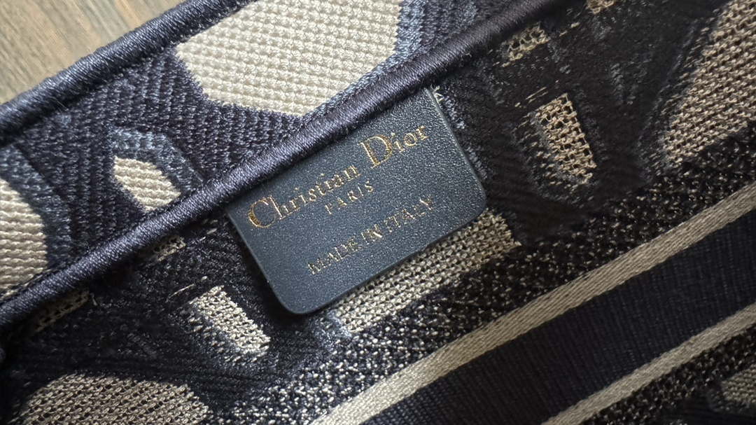 Dior M1328 Hat Basket Bag White and Blue with Gold-Tone Macrocannage Embroidery - Default Title - View 9