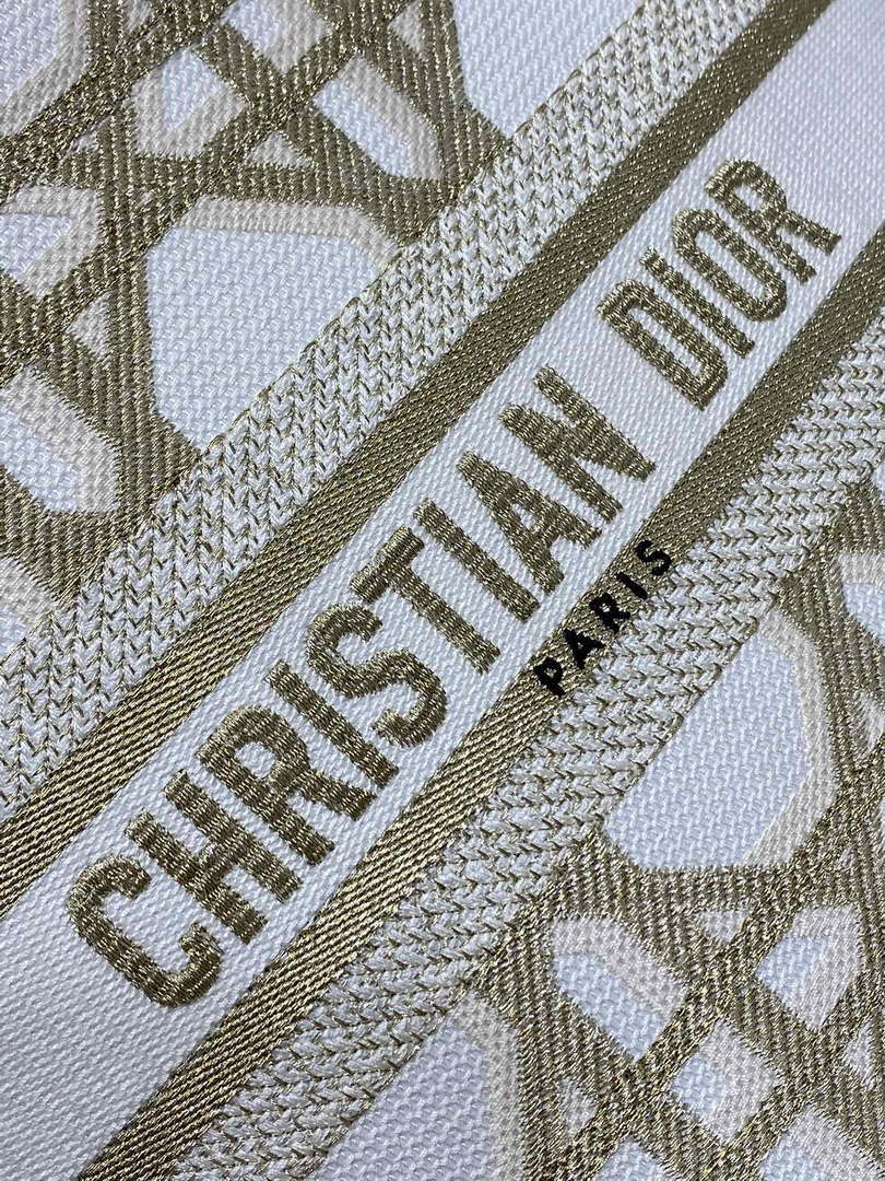 Dior M1328 Hat Basket Bag White and Gold-Tone Macrocannage Embroidery - Default Title - View 2