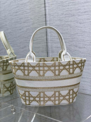 Dior M1328 Hat Basket Bag White and Gold-Tone Macrocannage Embroidery - Default Title - View 5