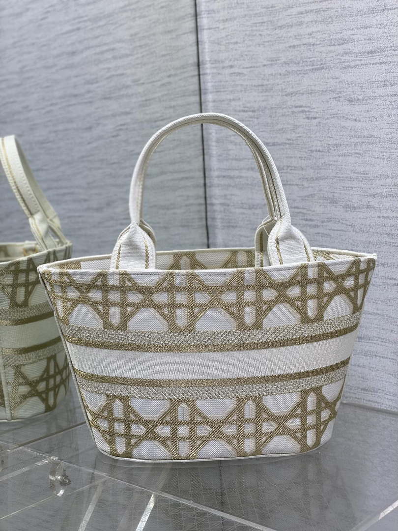 Dior M1328 Hat Basket Bag White and Gold-Tone Macrocannage Embroidery - Default Title - View 5