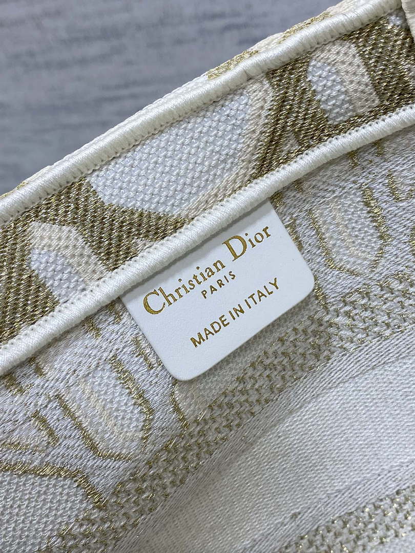Dior M1328 Hat Basket Bag White and Gold-Tone Macrocannage Embroidery - Default Title - View 8