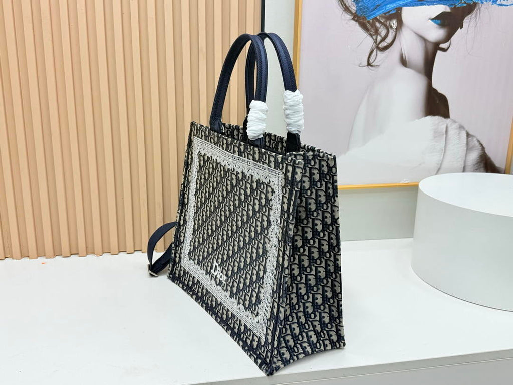 Dior  M1349PEHT_M928 Large Dior Book Tote with Strap  M9721