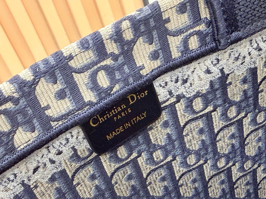 Dior  M1349PEHT_M928 Large Dior Book Tote with Strap  M9721