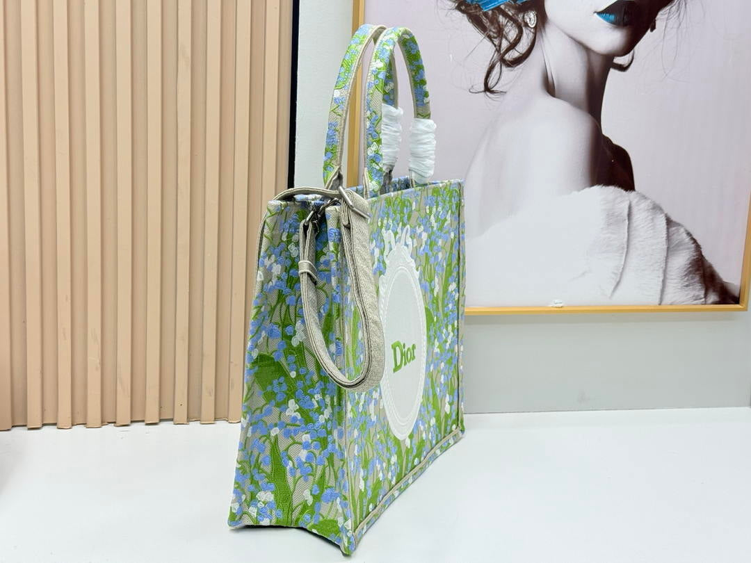 Dior  M1349PEHT_M928 Large Dior Book Tote with Strap  M9722