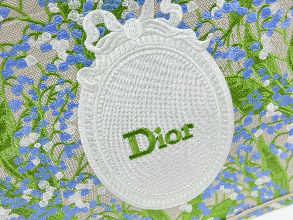 Dior  M1349PEHT_M928 Large Dior Book Tote with Strap  M9722