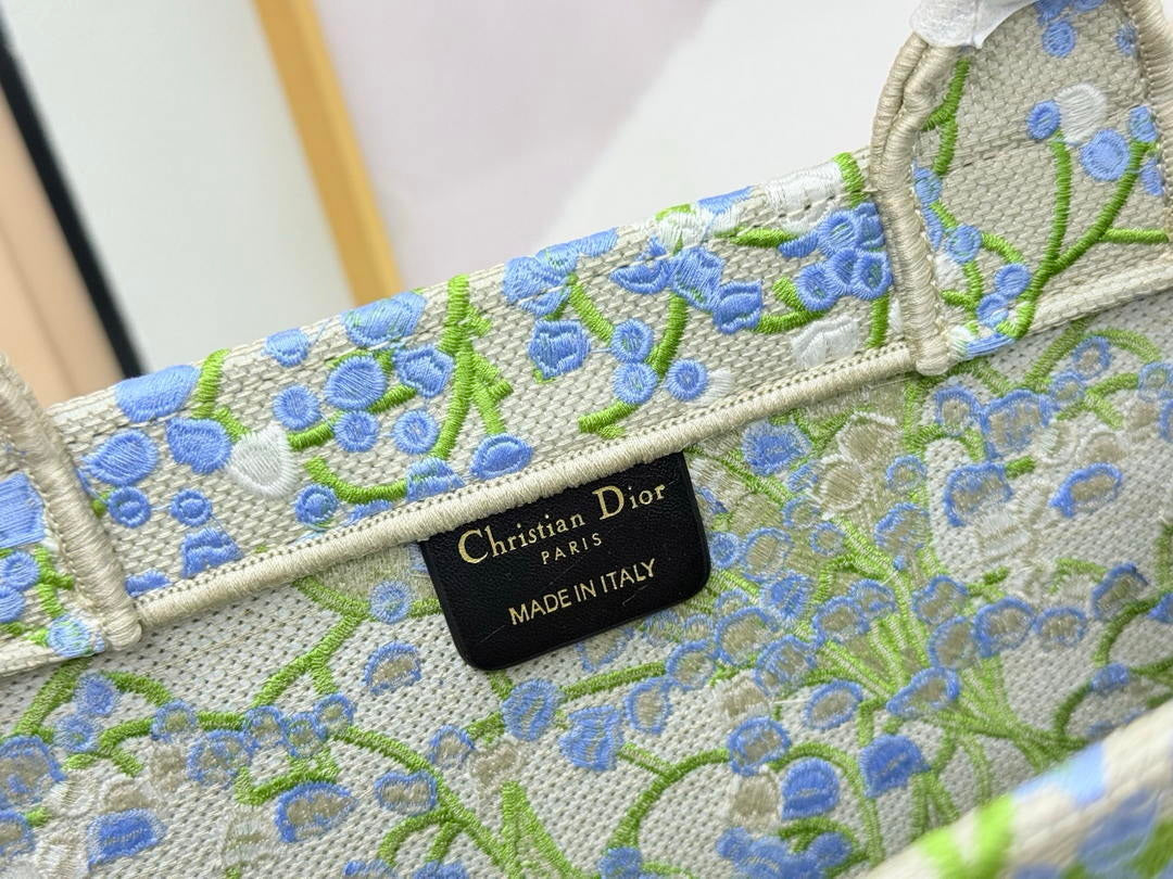Dior  M1349PEHT_M928 Large Dior Book Tote with Strap  M9722
