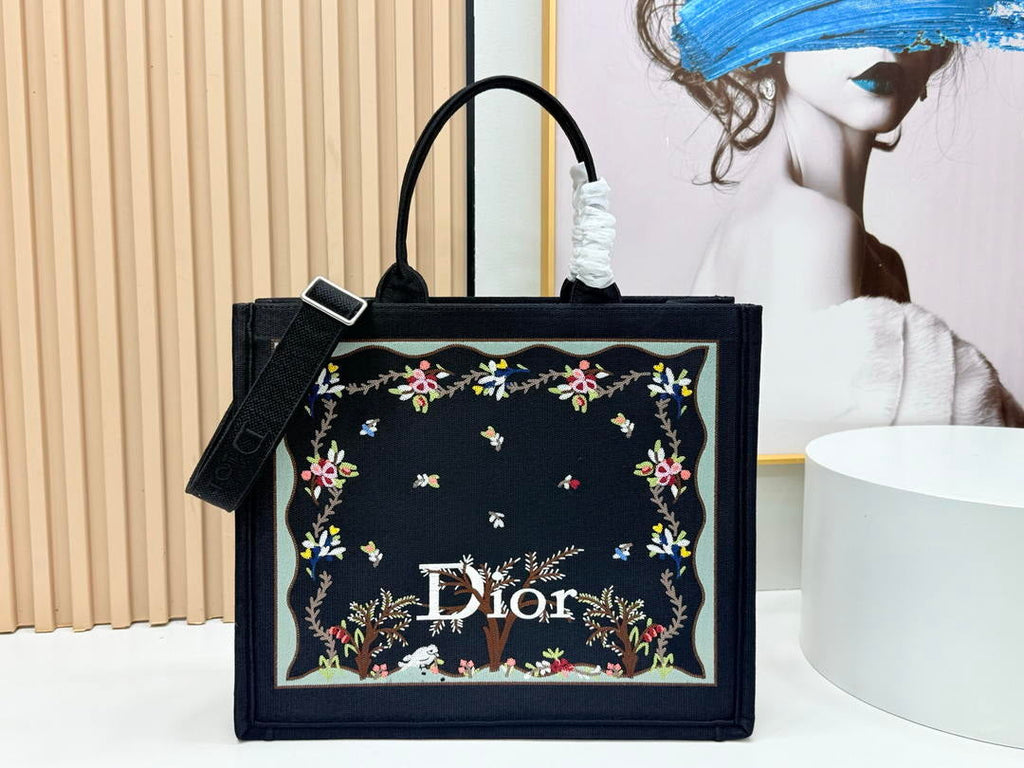 Dior  M1349PEHT_M928 Large Dior Book Tote with Strap  M9725