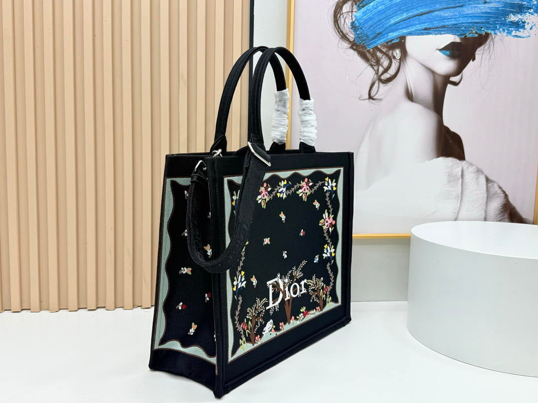 Dior  M1349PEHT_M928 Large Dior Book Tote with Strap  M9725