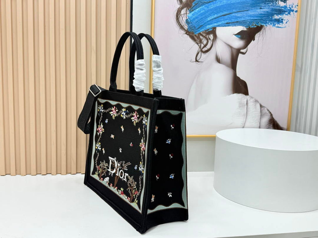 Dior  M1349PEHT_M928 Large Dior Book Tote with Strap  M9725