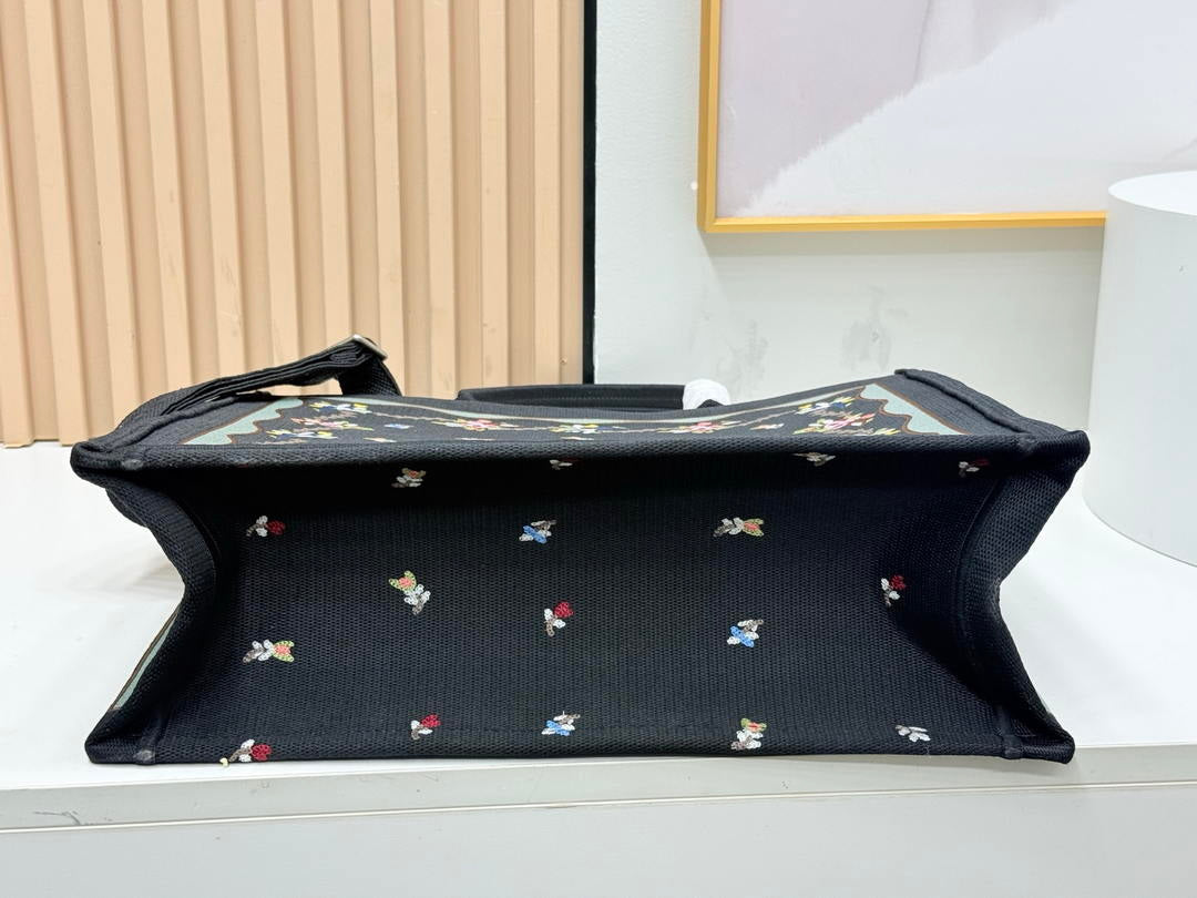 Dior  M1349PEHT_M928 Large Dior Book Tote with Strap  M9725