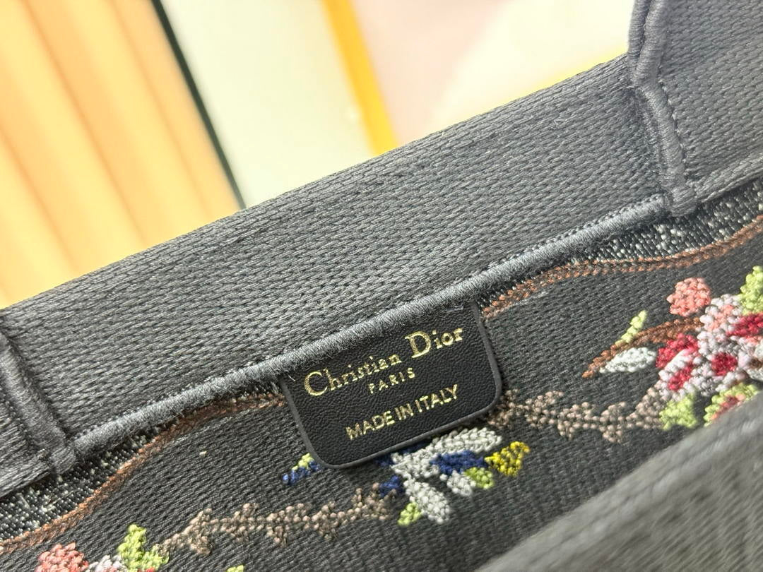 Dior  M1349PEHT_M928 Large Dior Book Tote with Strap  M9725