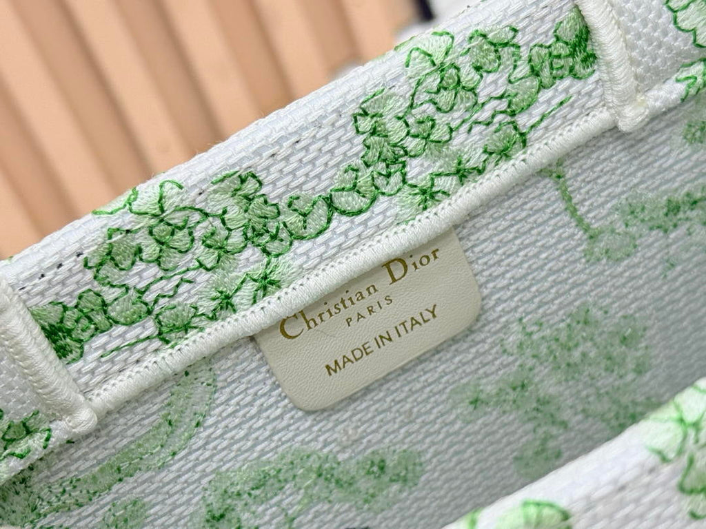 Dior M1354PEHR_M28I Medium Dior Book Tote with Strap  M9709