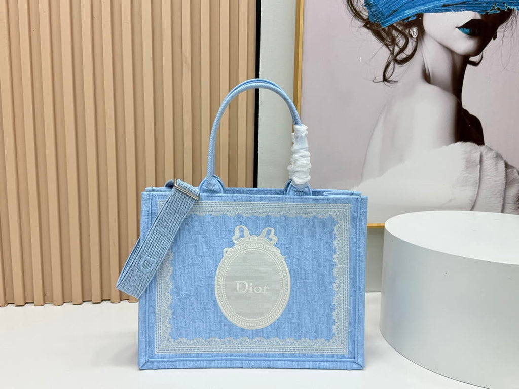 Dior M1354PEHR_M28I Medium Dior Book Tote with Strap  M9710