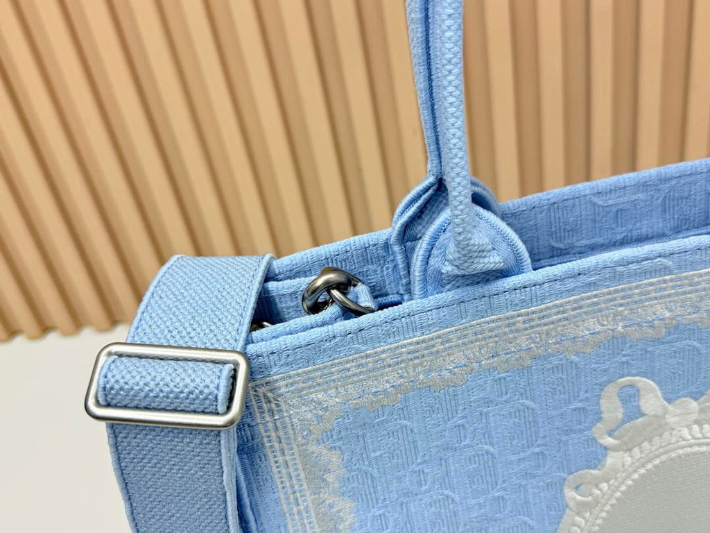 Dior M1354PEHR_M28I Medium Dior Book Tote with Strap  M9710