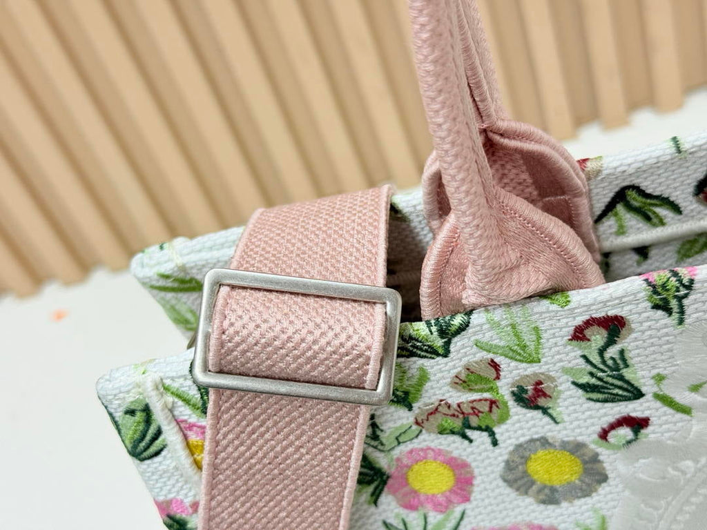 Dior M1354PEHR_M28I Medium Dior Book Tote with Strap  M9711
