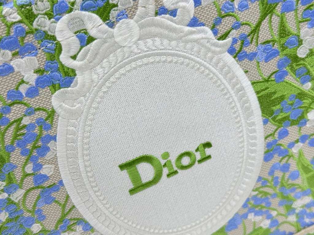 Dior M1354PEHR_M28I Medium Dior Book Tote with Strap  M9712