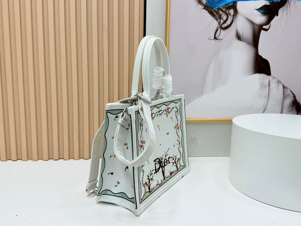 Dior M1354PEHR_M28I Medium Dior Book Tote with Strap  M9714