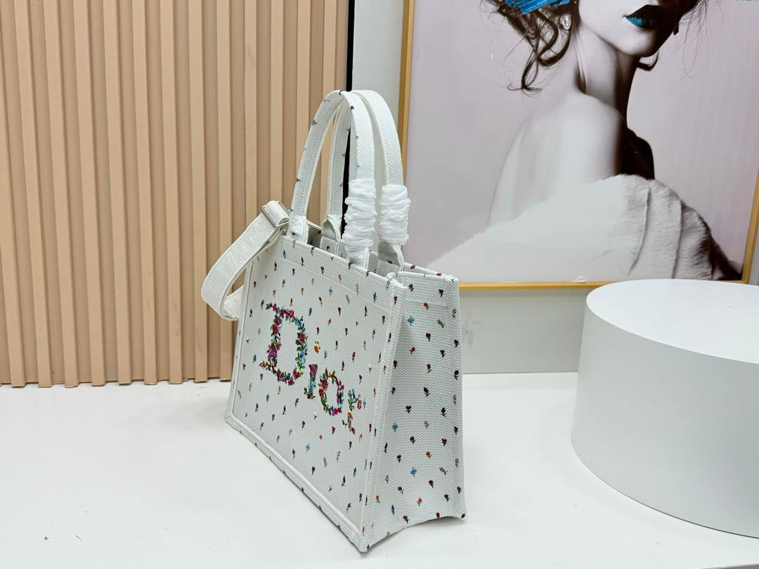 Dior M1354PEHR_M28I Medium Dior Book Tote with Strap  M9715