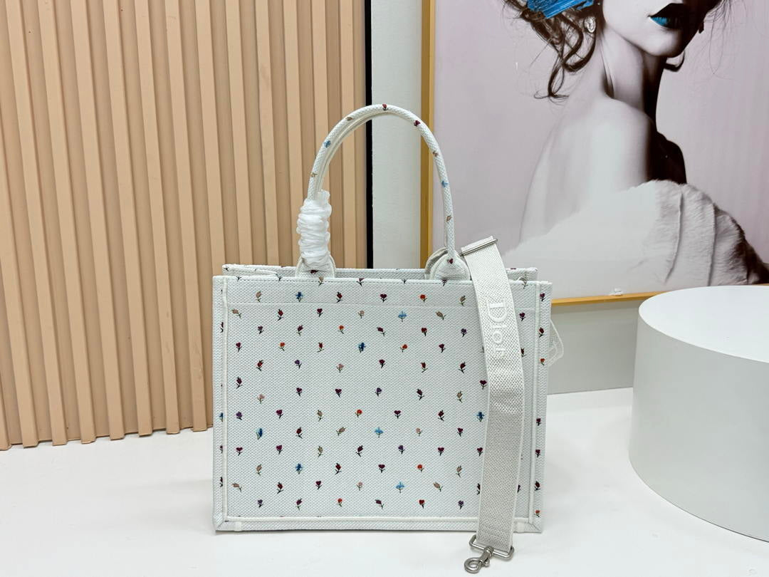 Dior M1354PEHR_M28I Medium Dior Book Tote with Strap  M9715