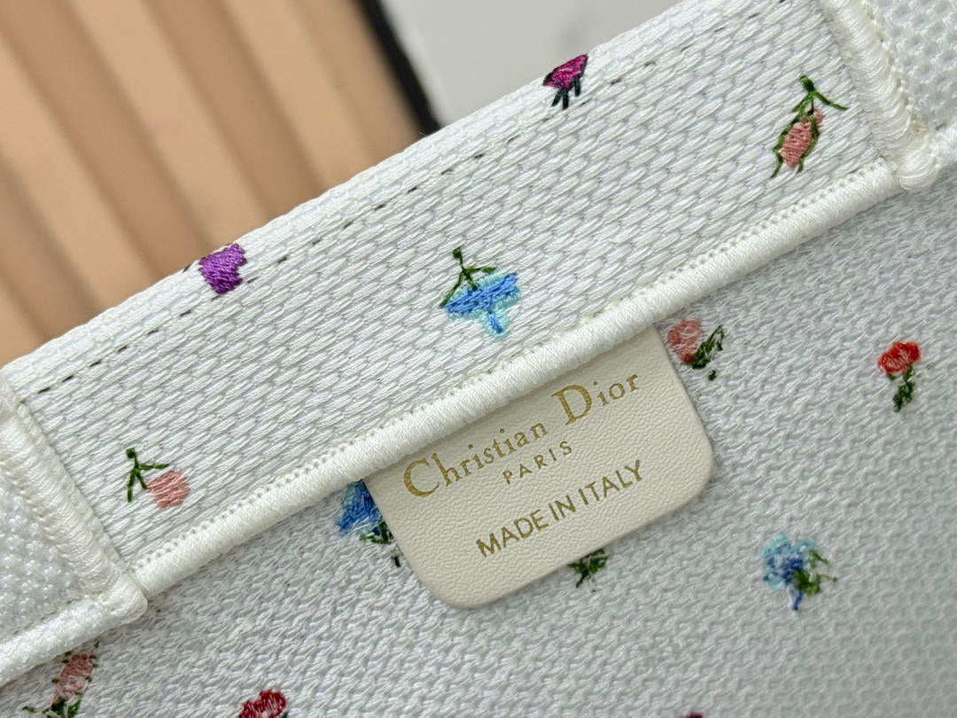 Dior M1354PEHR_M28I Medium Dior Book Tote with Strap  M9715