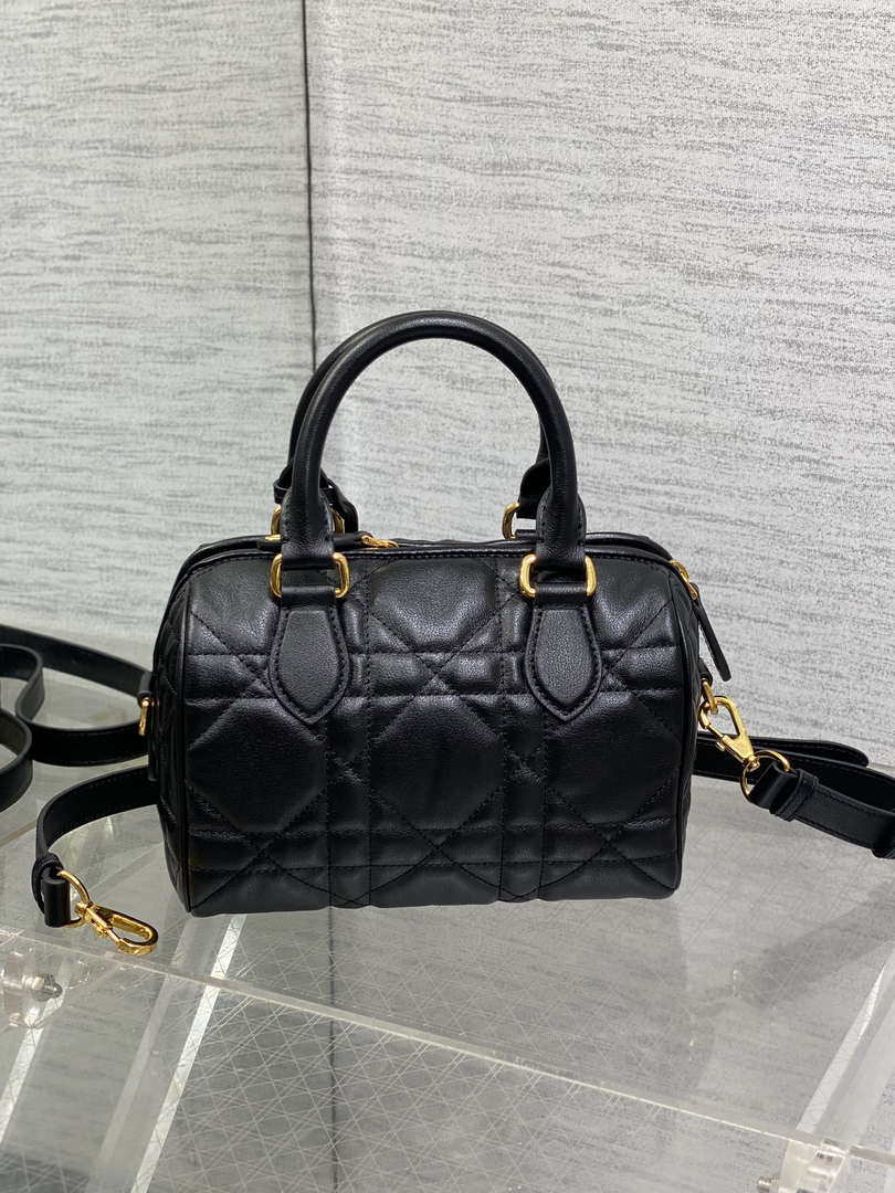 Dior M1364 Dior Groove 20 Bag Black Macrocannage Calfskin