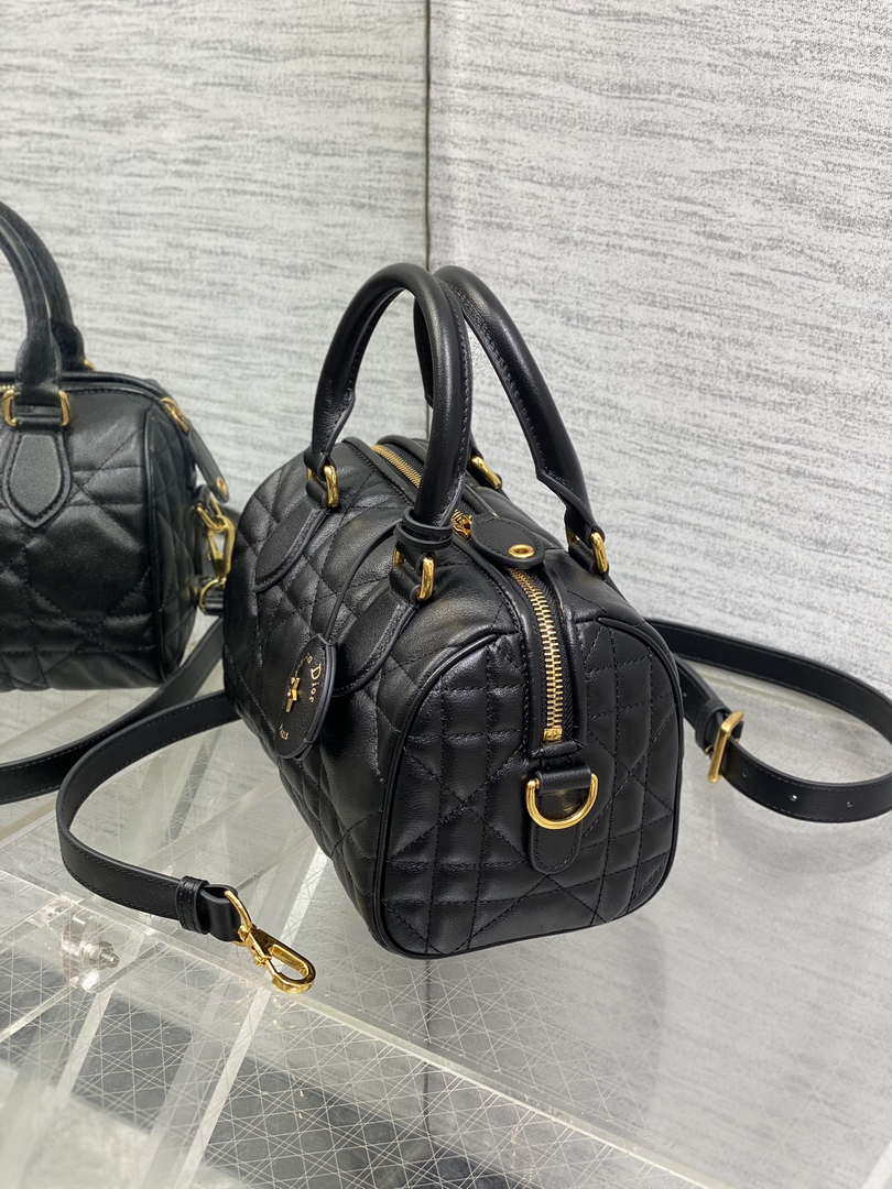 Dior M1364 Dior Groove 20 Bag Black Macrocannage Calfskin