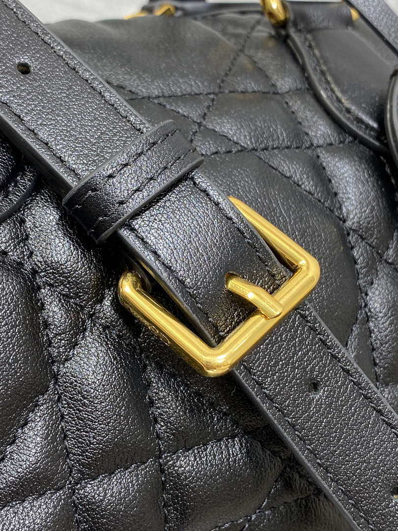 Dior M1364 Dior Groove 20 Bag Black Macrocannage Calfskin