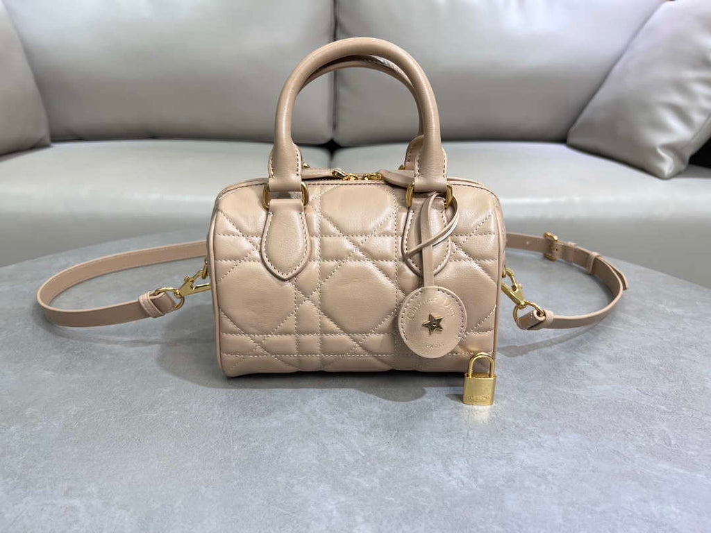 Dior M1364 Dior Groove 20 Bag Dusty Ivory Macrocannage Calfskin