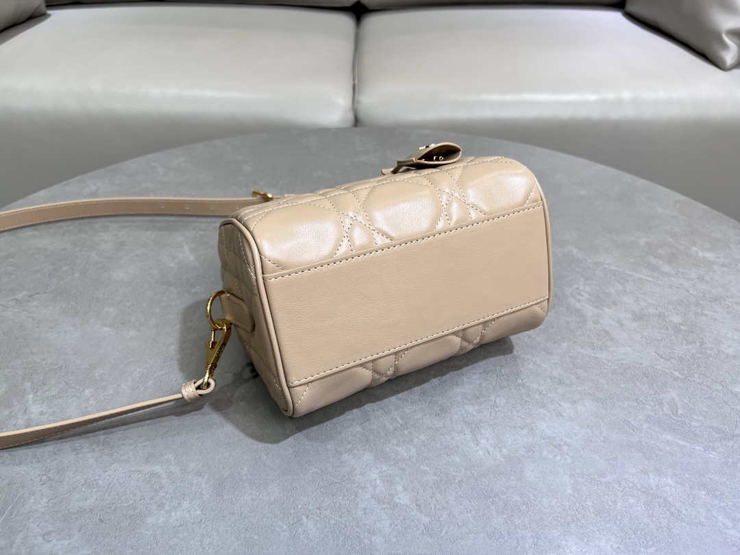 Dior M1364 Dior Groove 20 Bag Dusty Ivory Macrocannage Calfskin - Default Title - View 6