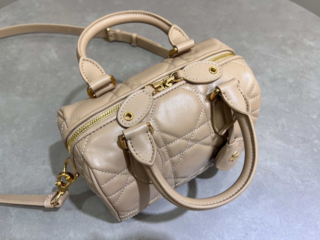 Dior M1364 Dior Groove 20 Bag Dusty Ivory Macrocannage Calfskin