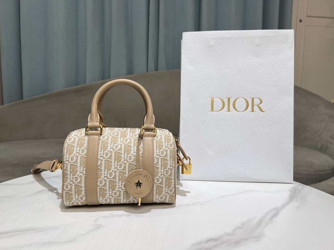 Dior M1364 Dior Groove 20 Bag Natural Dior Oblique Jacquard
