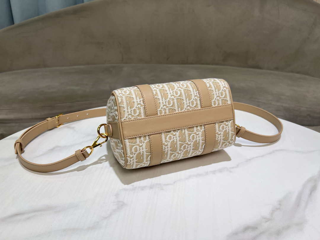 Dior M1364 Dior Groove 20 Bag Natural Dior Oblique Jacquard