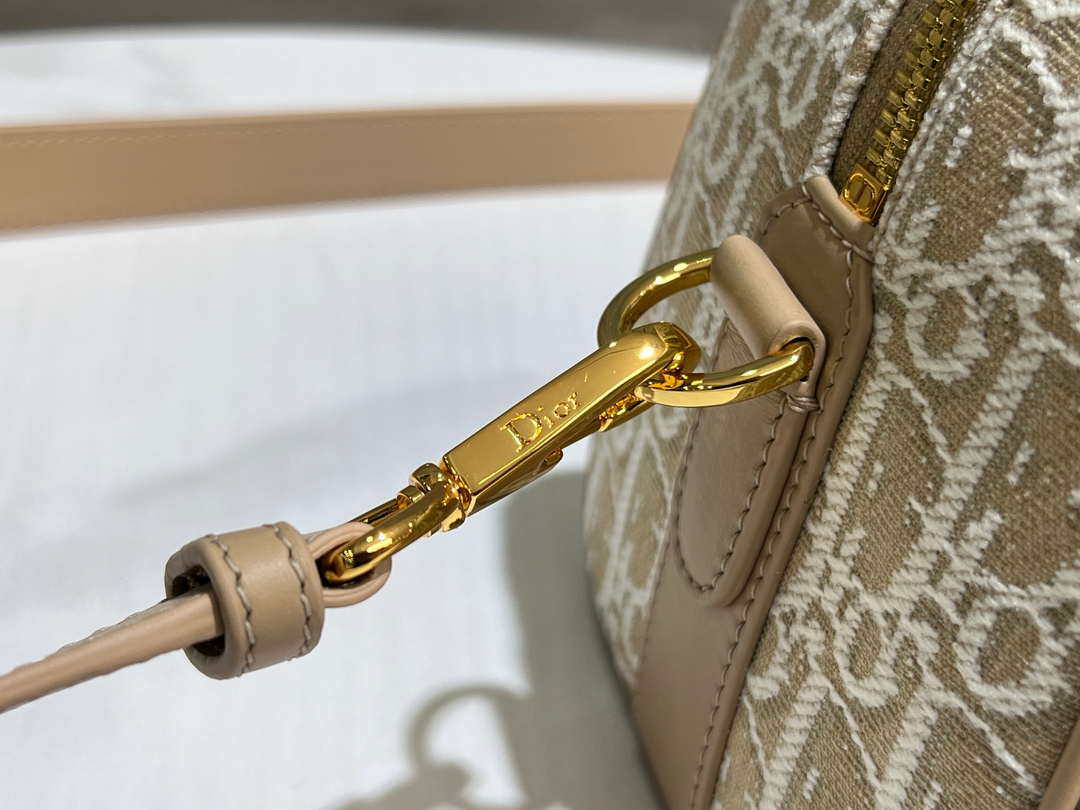 Dior M1364 Dior Groove 20 Bag Natural Dior Oblique Jacquard