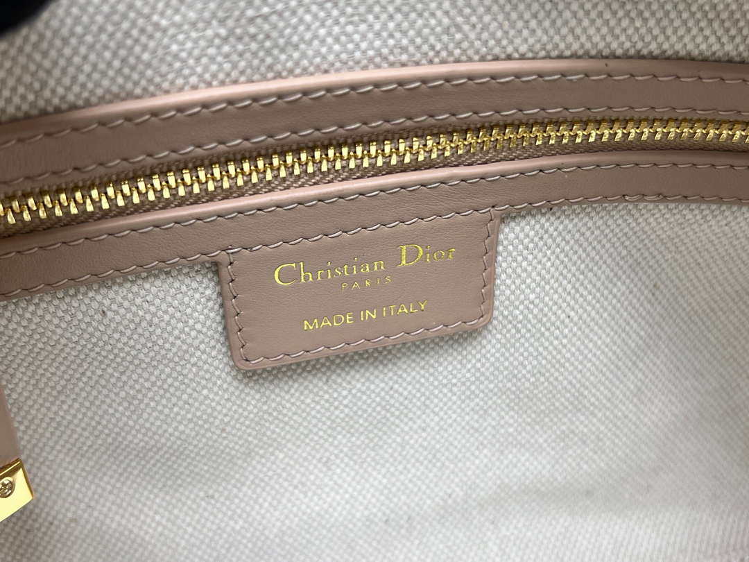 Dior M1364 Dior Groove 20 Bag Natural Dior Oblique Jacquard