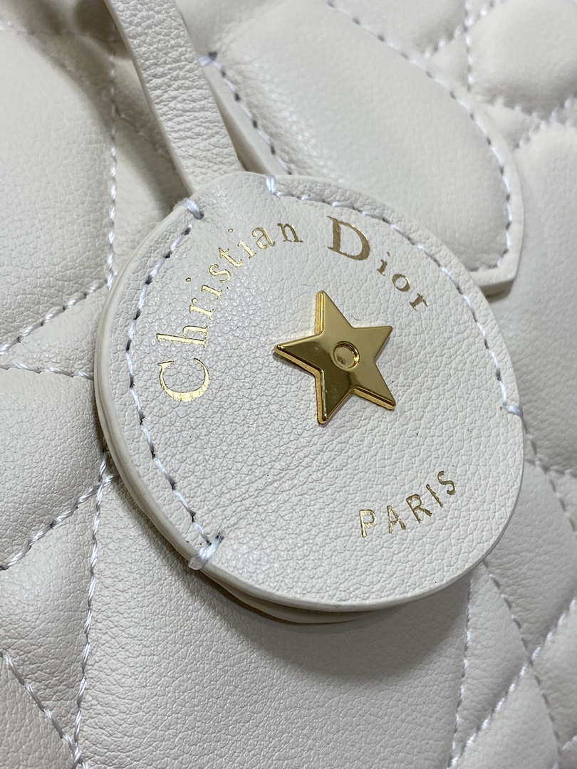 Dior M1364 Dior Groove 20 Bag White Macrocannage Calfskin