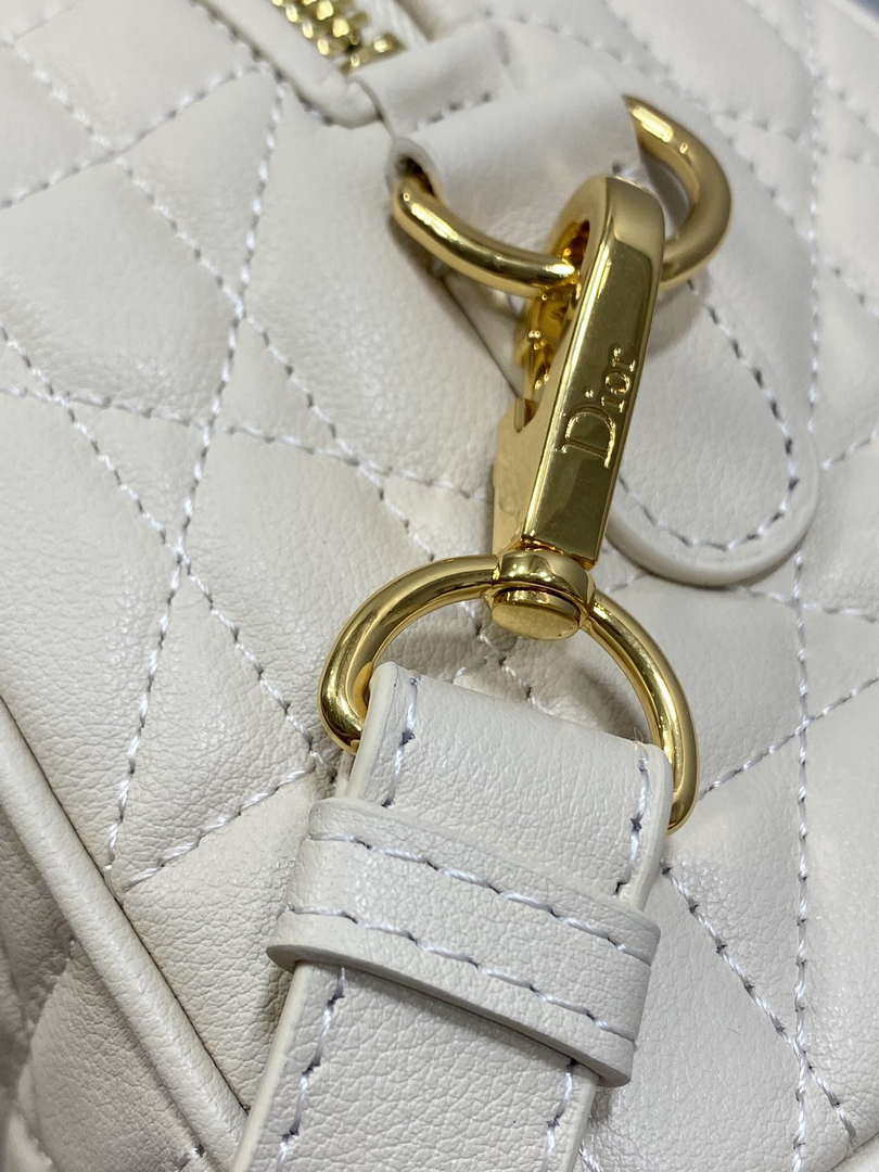 Dior M1364 Dior Groove 20 Bag White Macrocannage Calfskin