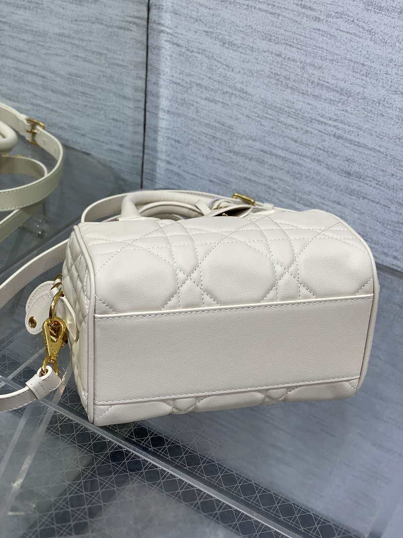 Dior M1364 Dior Groove 20 Bag White Macrocannage Calfskin - Default Title - View 7
