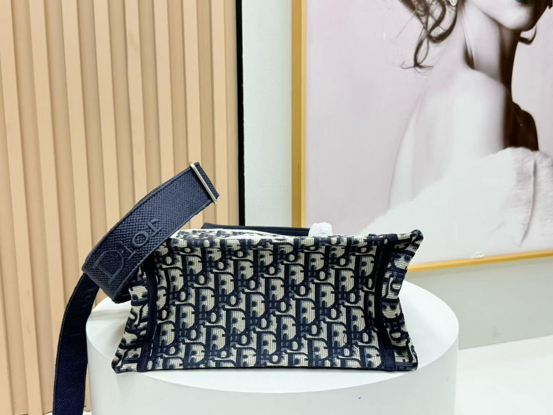 Dior M1404PEHW_M933 Dioramour Small Dior Book Tote with Strap M9702