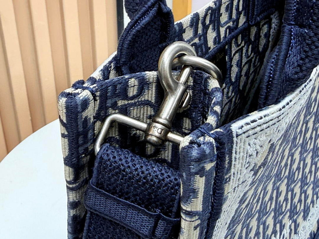 Dior M1404PEHW_M933 Dioramour Small Dior Book Tote with Strap M9702