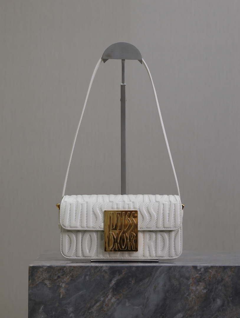 Dior M2610UBOS_M900 White Quilted Miss Dior Allover Calfskin
