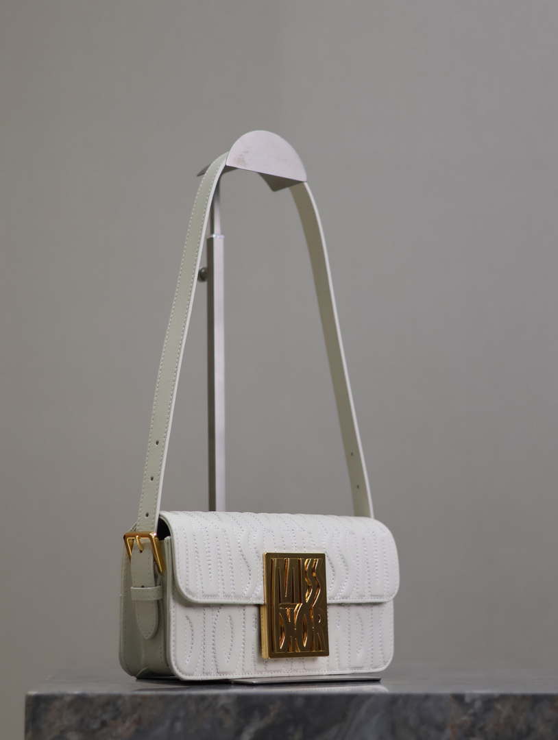 Dior M2610UBOS_M900 White Quilted Miss Dior Allover Calfskin