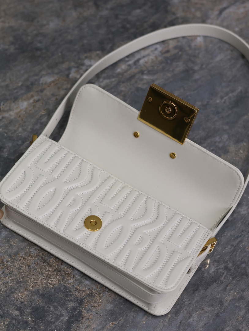 Dior M2610UBOS_M900 White Quilted Miss Dior Allover Calfskin