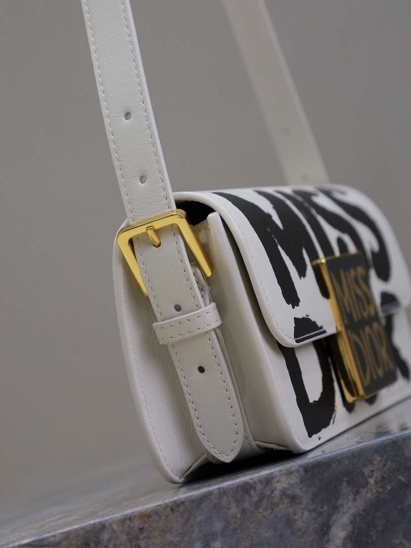 Dior M2610UZCJ_M911 Miss Dior Flap Bag White and Black Miss Dior Graffiti Printed